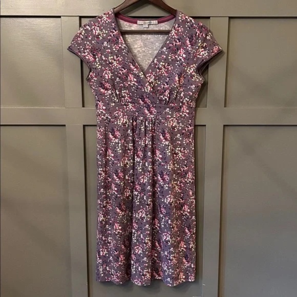 Boden Dresses & Skirts - Boden Stretch Jersey Suplice Faux Wrap Dress Purple Floral V-Neck Size 6